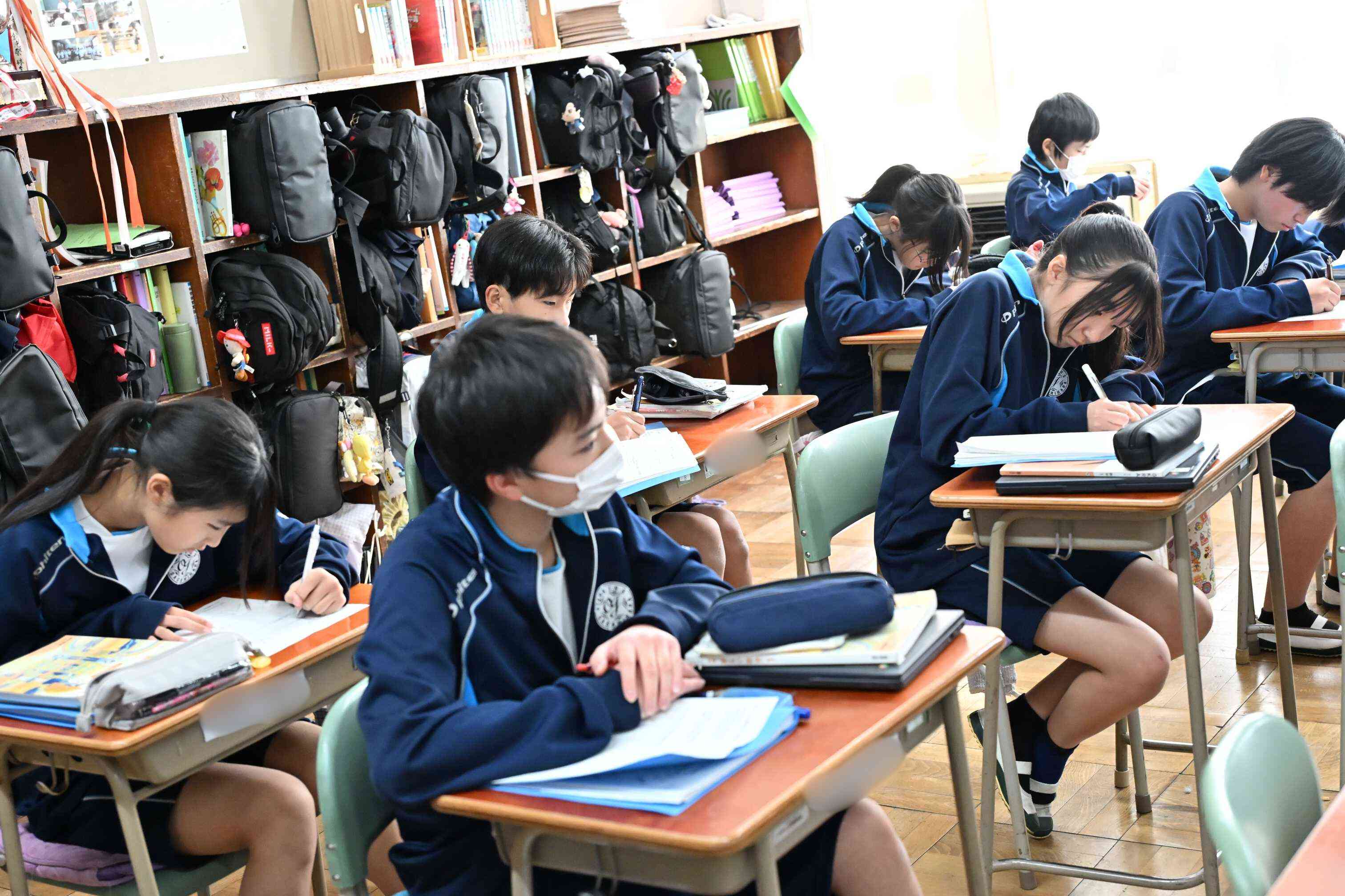 34220689-1902-48d0-9935-4745f0823370