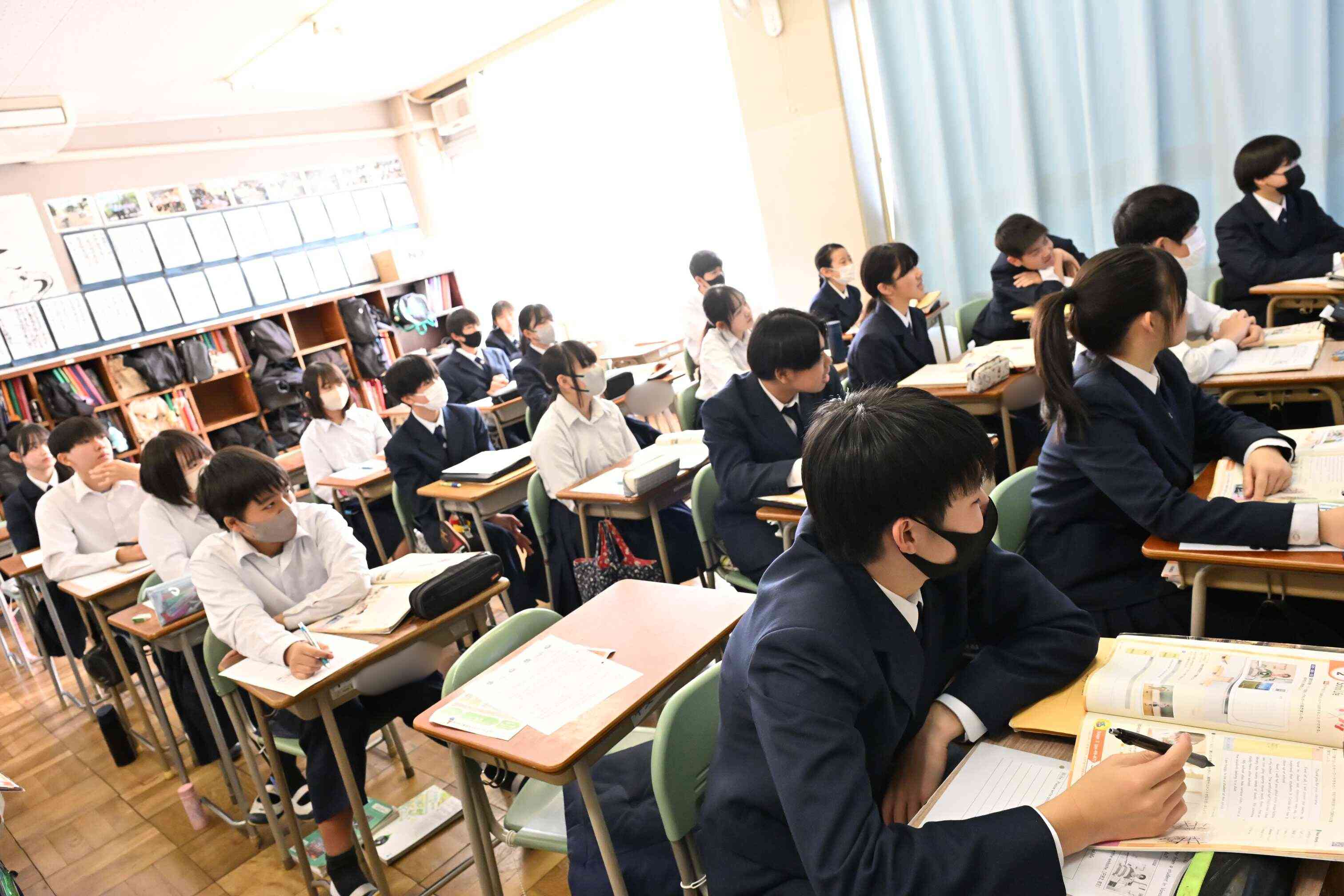 b31ffc49-cffb-4b07-a933-d4843765e3ad