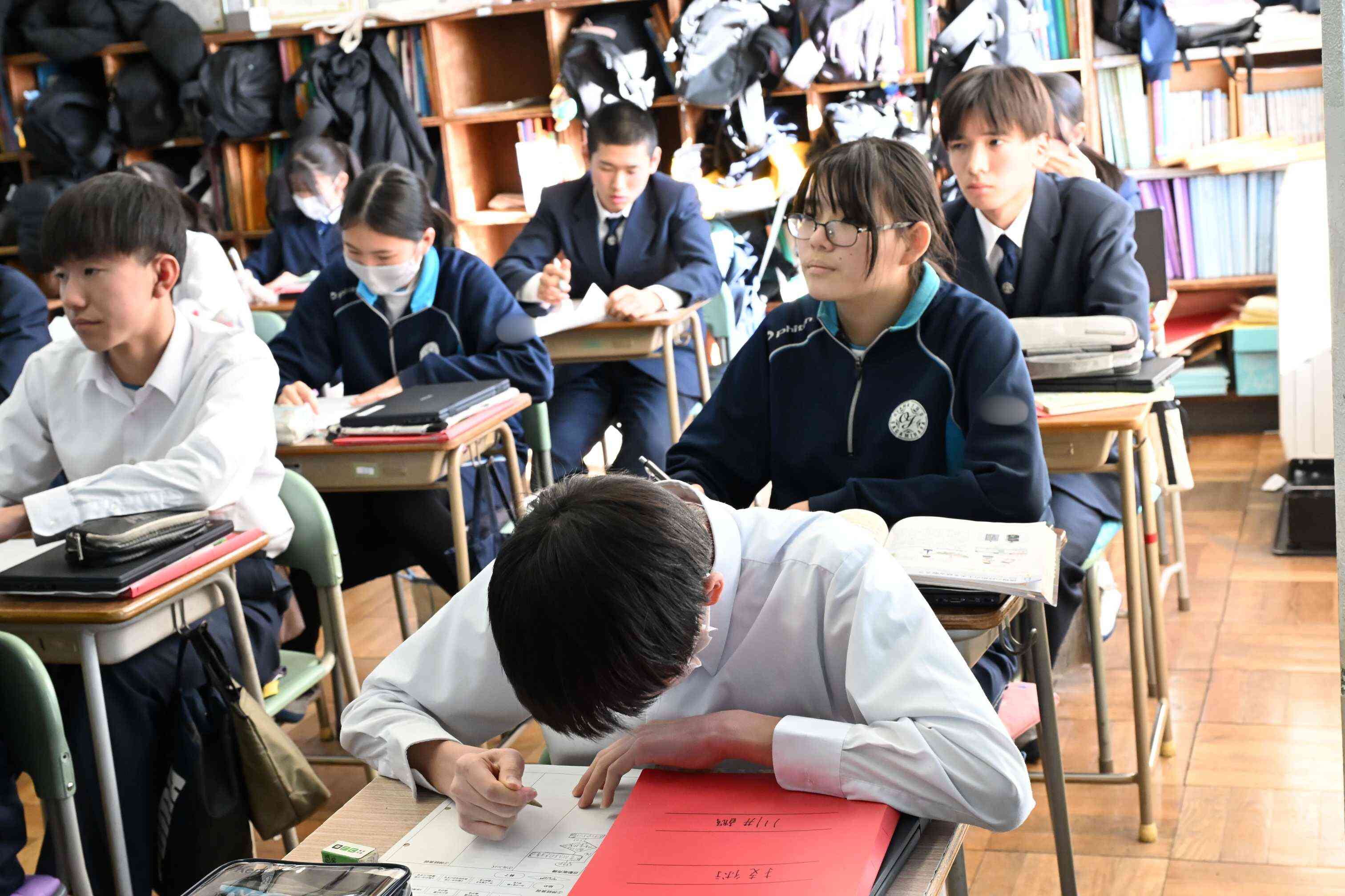 ae6aa37c-7cba-40a2-a483-697ab7bbed10