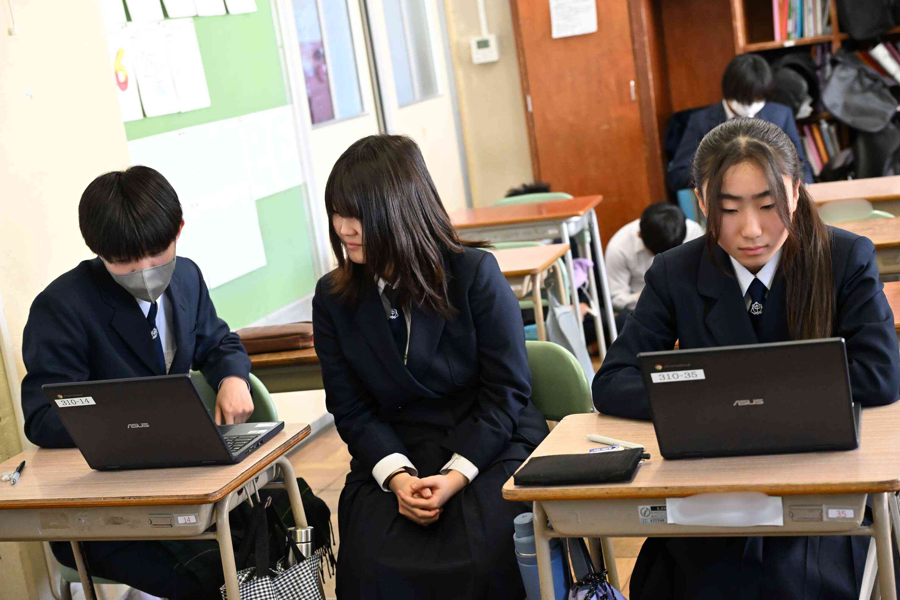 98feb701-c1a9-4eed-a211-413eb88755f5