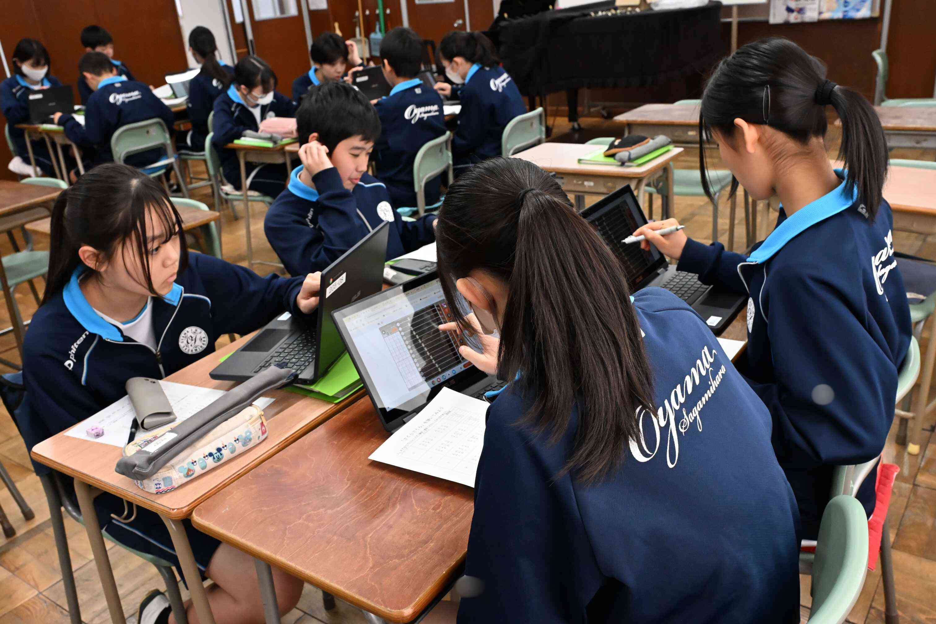 d8770803-5a19-476e-b58c-34bff985482c