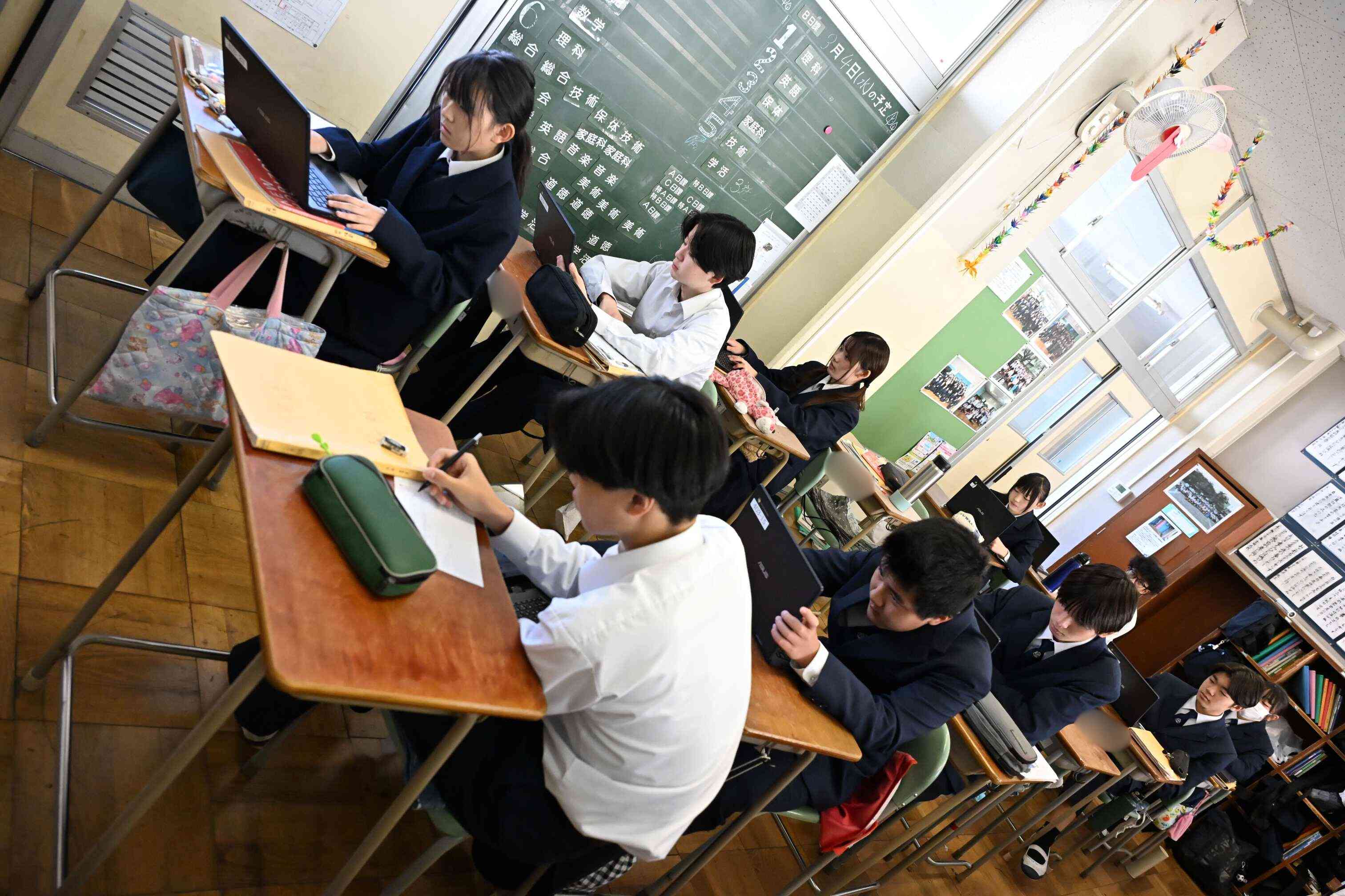 b76daeeb-bc9a-4f7c-b40e-728c9a55cc70