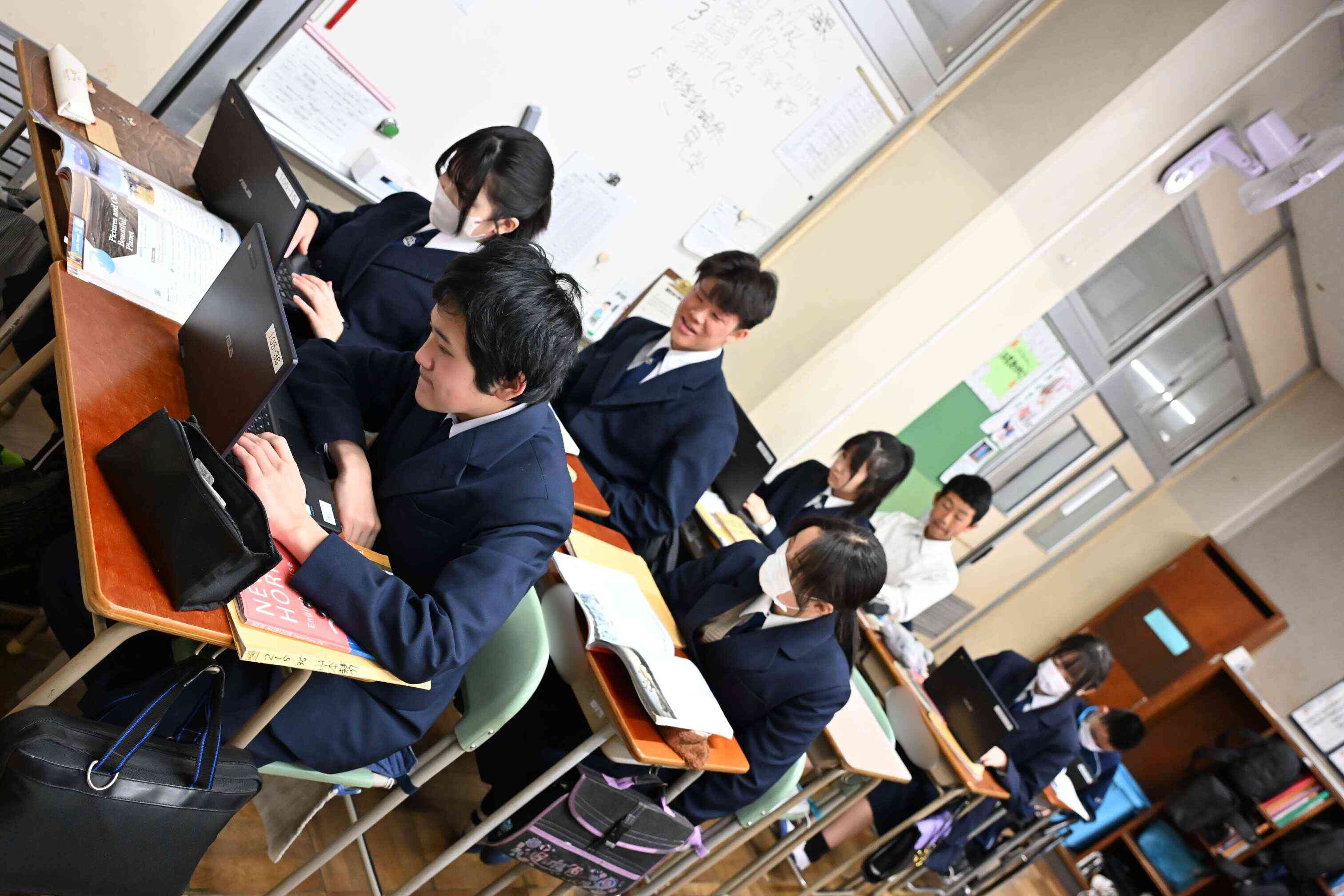 d6a32e31-378f-40b8-bf86-28275f973690