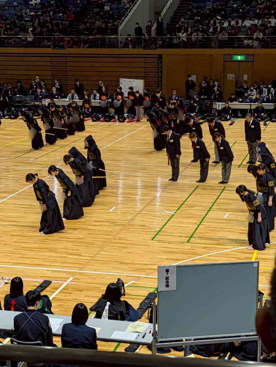 0f7c72f9-89fd-4c19-95b9-4ff37f5ab2c9